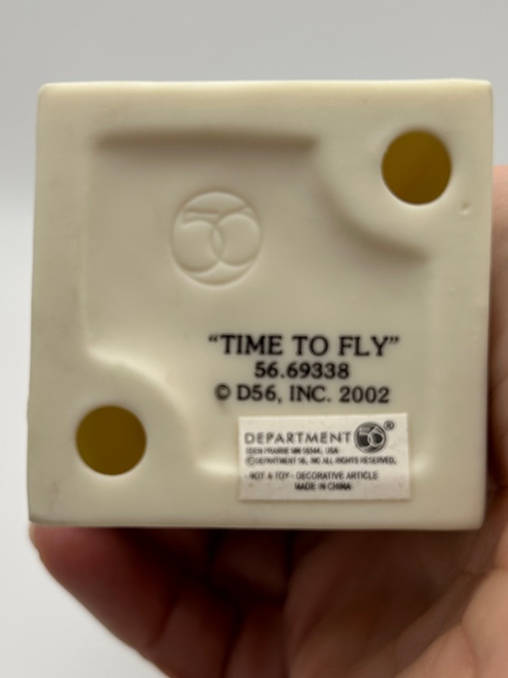 Snowbabies Dept 56 Retired 2002 "Time to Fly" Graduation Figure EUC - Picture 3 of 6